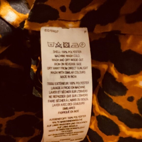 French Connection Leopard Print Cropped Short Sleeve Button-Down Blouse Size M - Picture 7 of 8